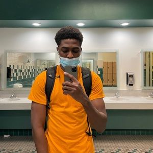 Meet your Posher, Emmanuel